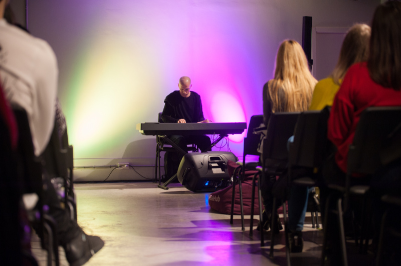 "Четырехлапое alter ego": как в Киеве прошла акция "Art to Help" (фото)